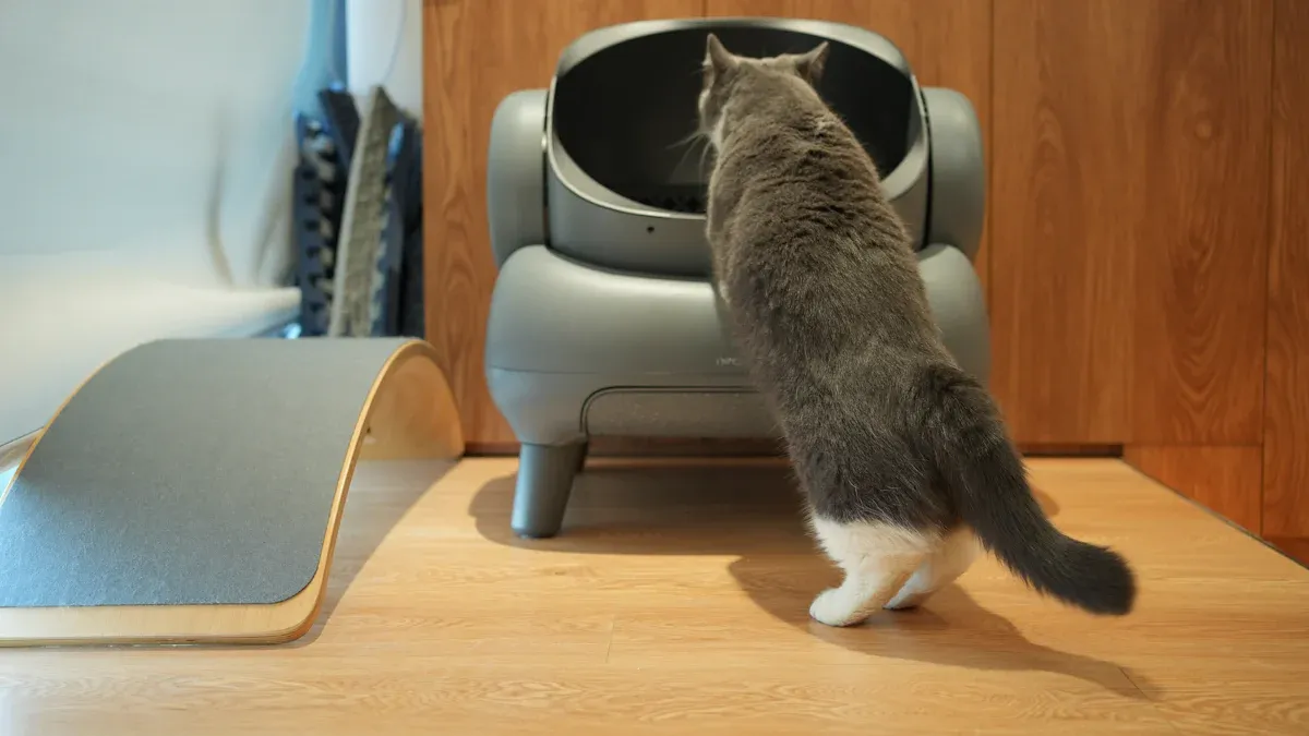 Odor-Reducing Canned Cat Food Solutions