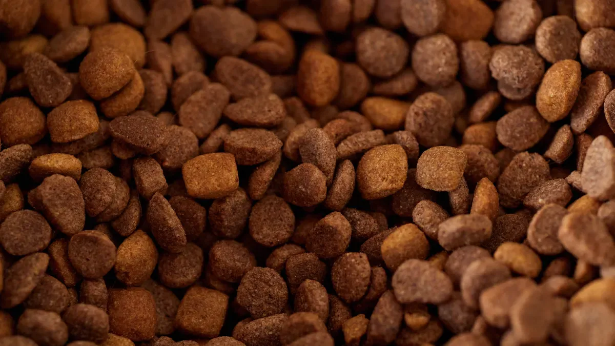 Signs of Spoiled Dry Dog Food